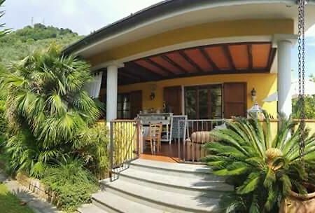 B&B La Foglia Verde Massa  Luaran gambar